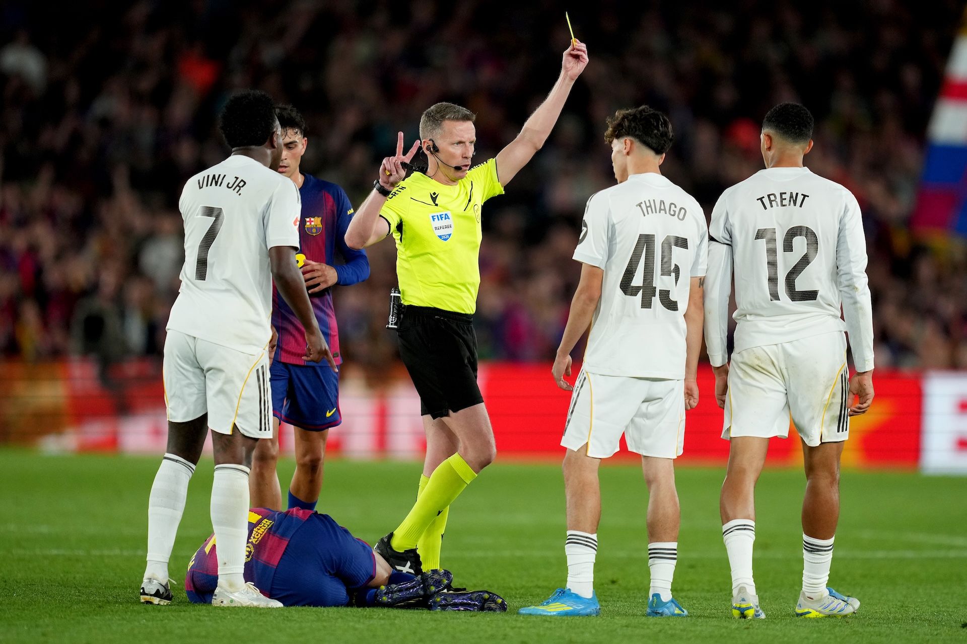 Real Madrid 레알 마드리드 에르난데스 주심