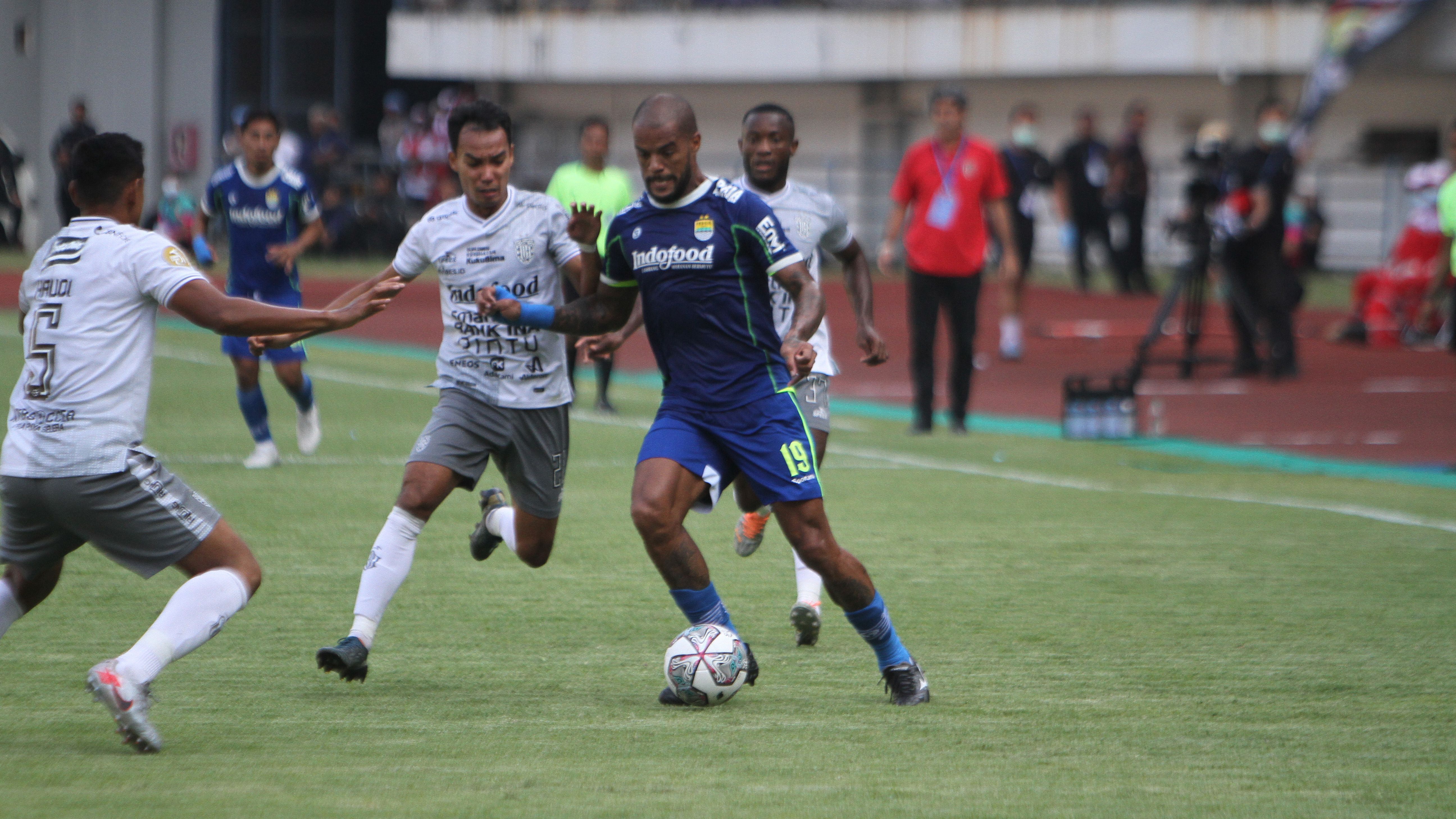 Persib vs Bali United