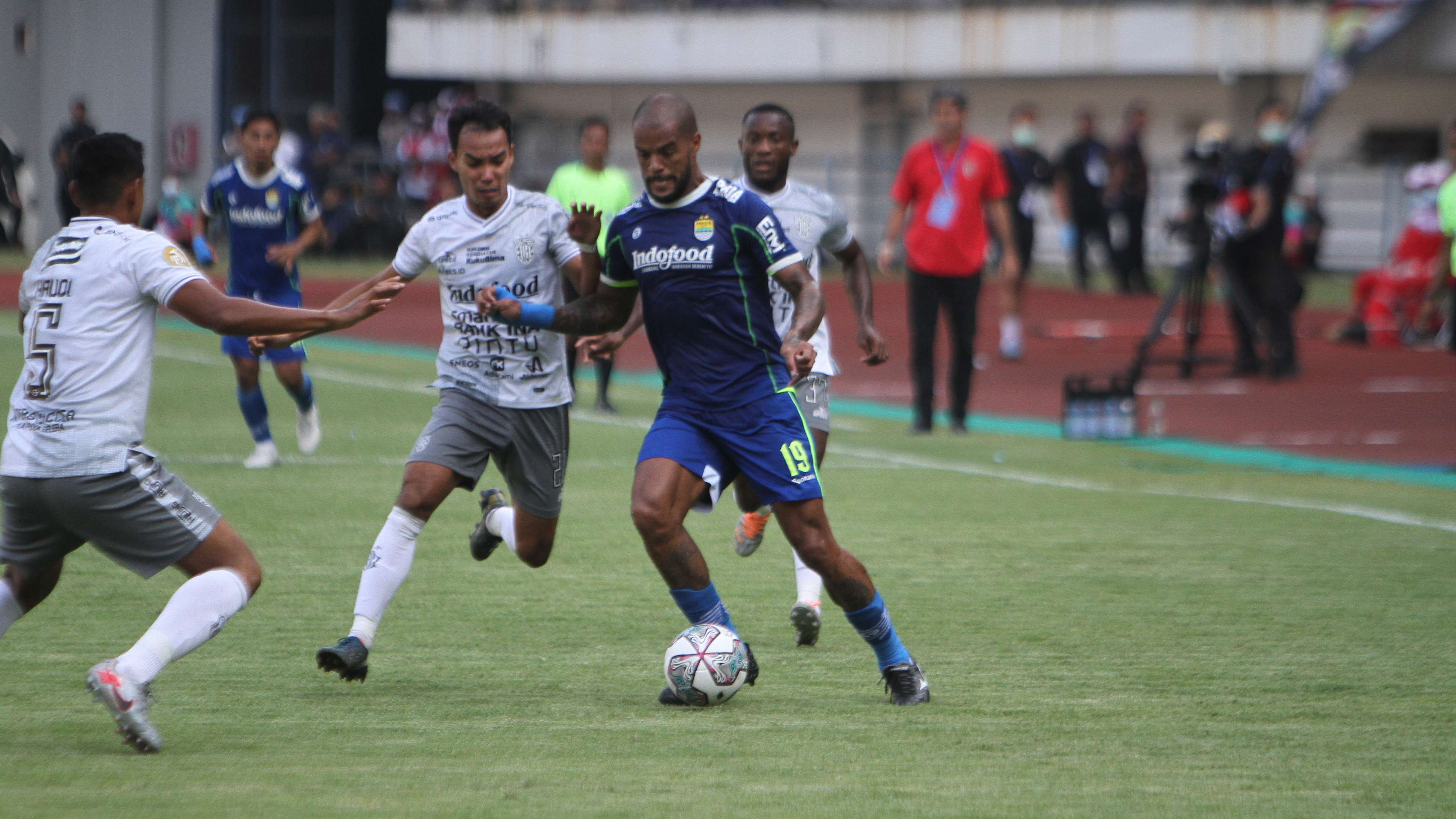 Persib vs Bali United