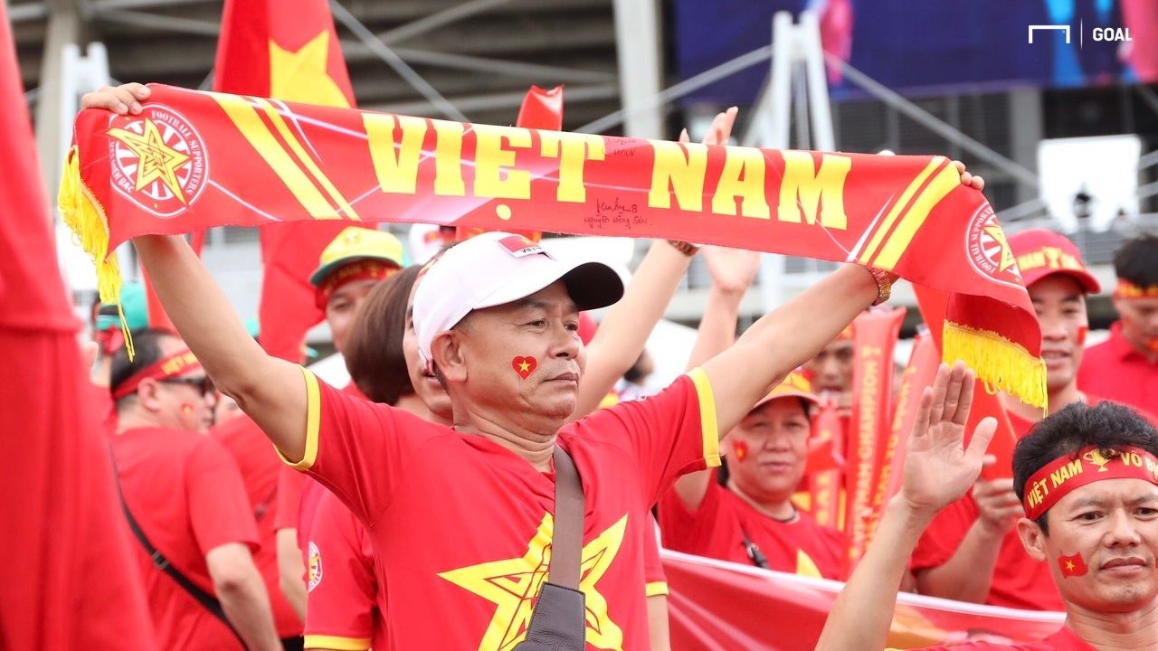 Vietnamese supporters at Thammasat Stadium 5 September 2019 | Vietnam vs Thailand | World Cup qualification (AFC)