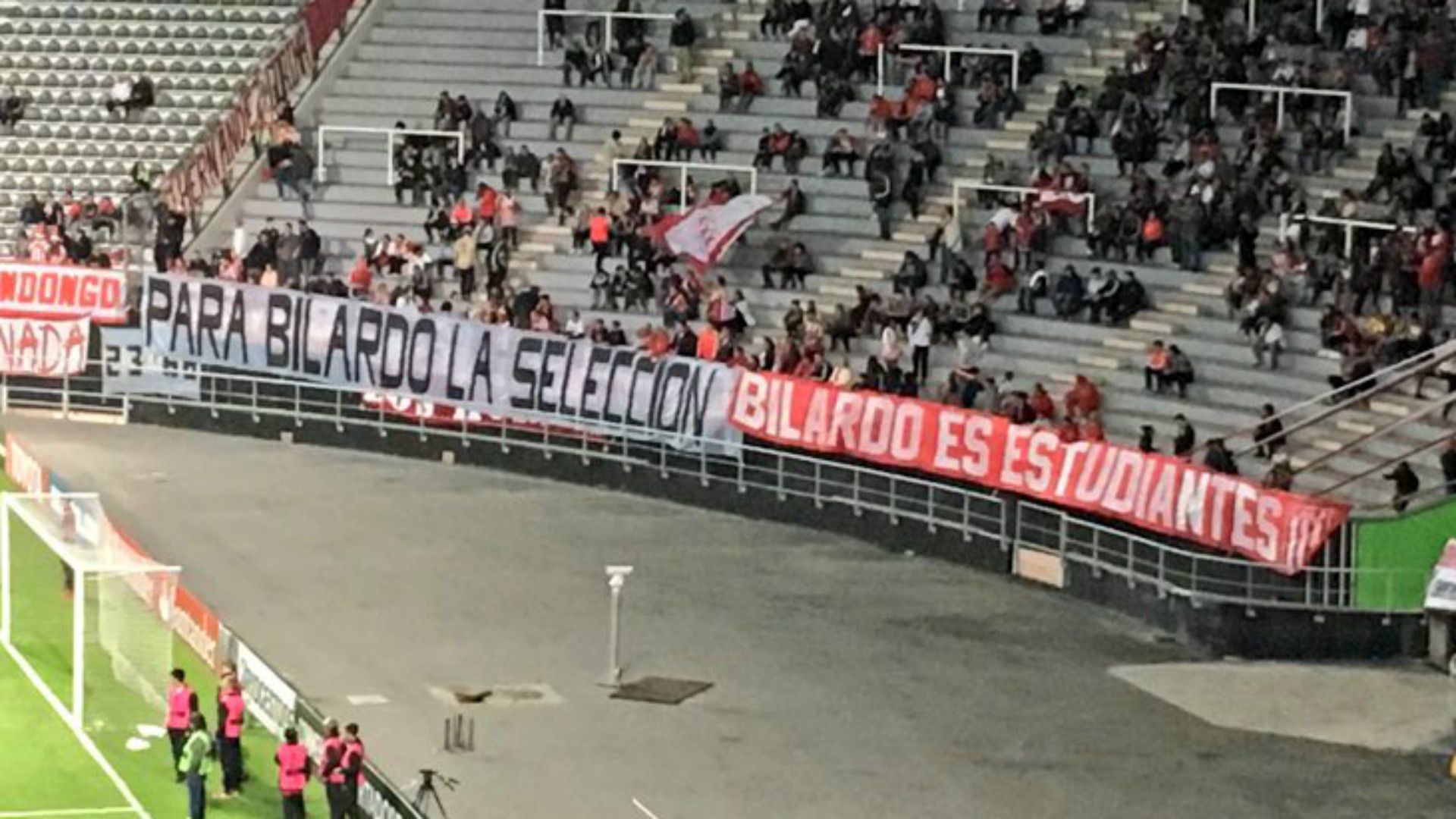 bandera hinchas estudiantes lp Bilardo a la seleccion argentina