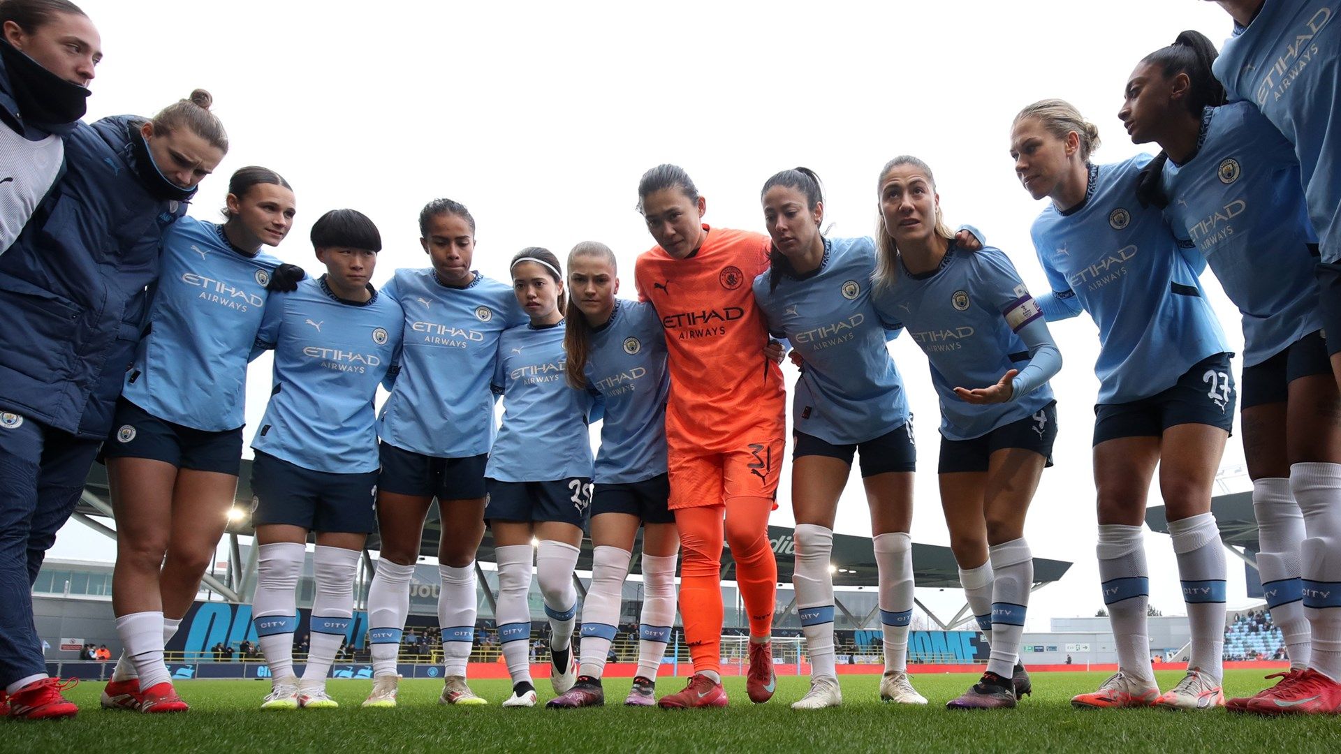 Man City Women huddle 2024-25