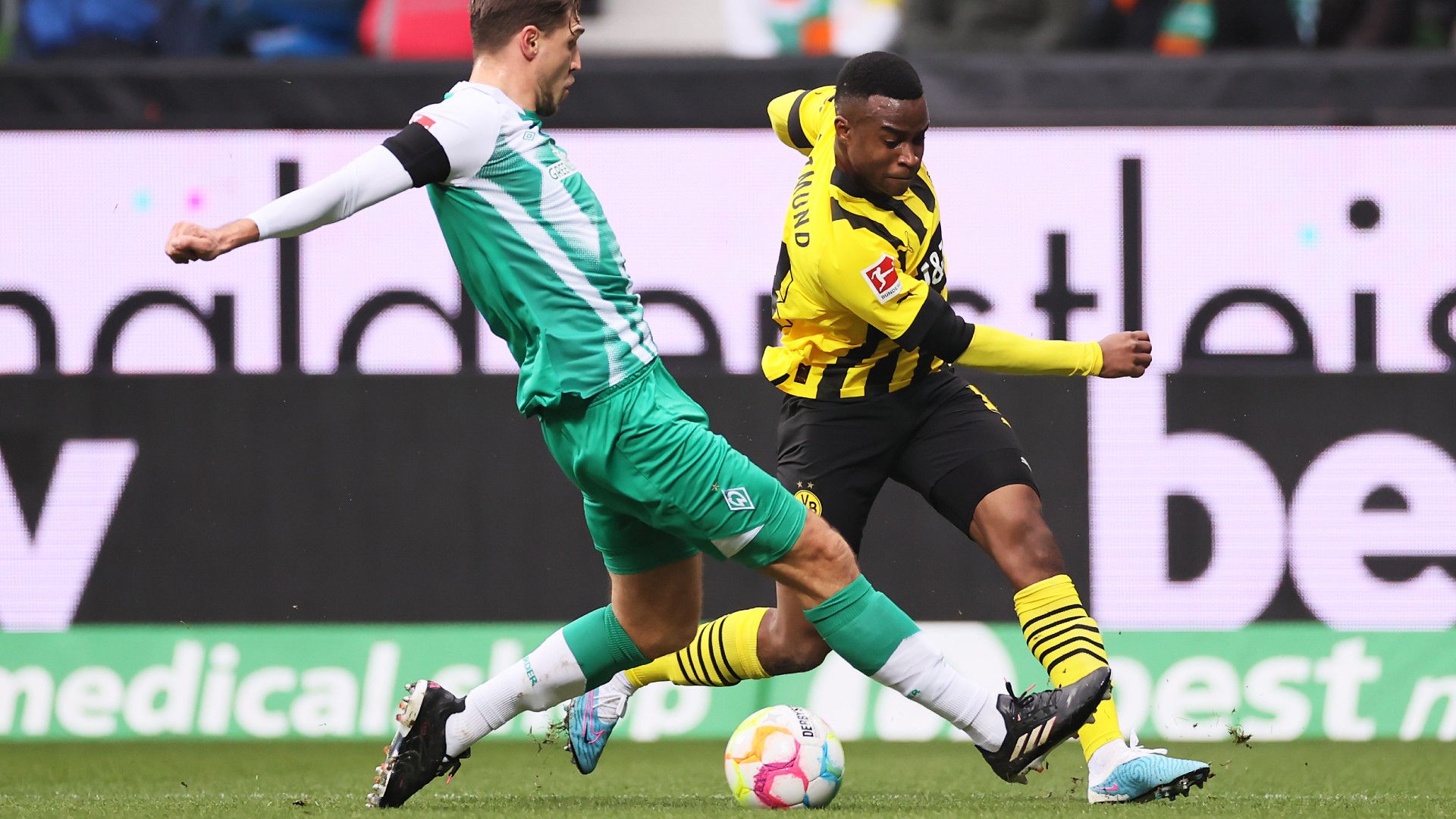 YOUSSOUFA MOUKOKO BORUSSIA DORTMUND 11022023
