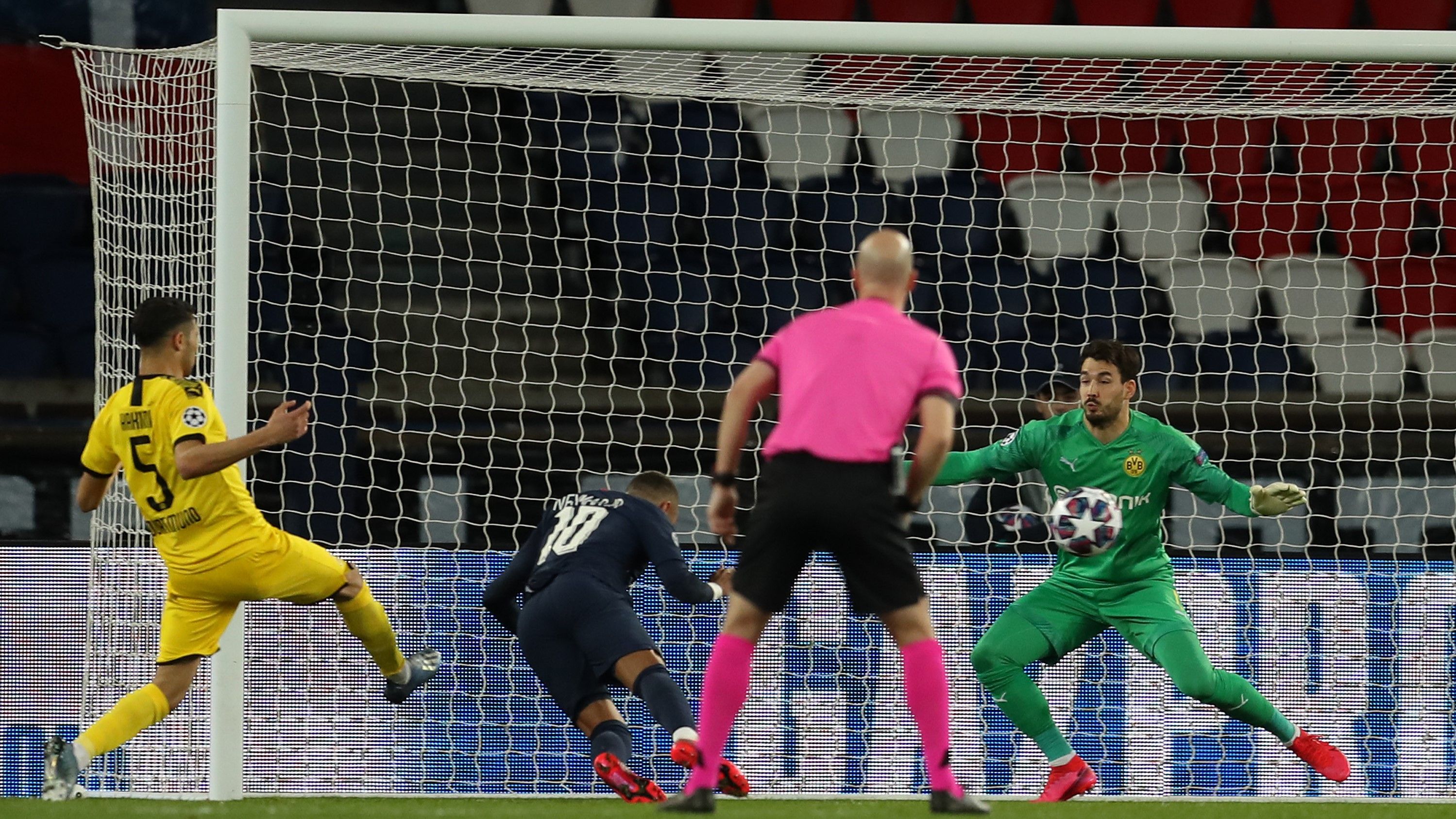 Neymar goal PSG Borussia Dortmund 03112020 Champions League