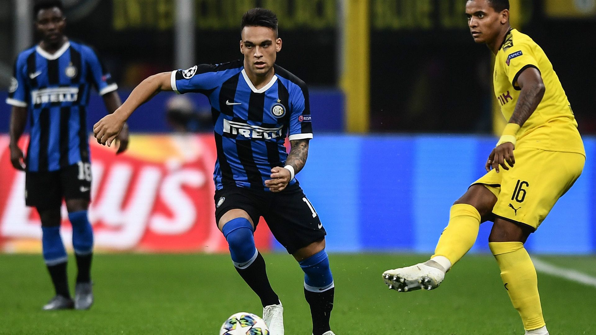 LAUTARO MARTINEZ INTER MANUEL AKANJI BORUSSIA DORTMUND CHAMPIONS LEAGUE 23102019