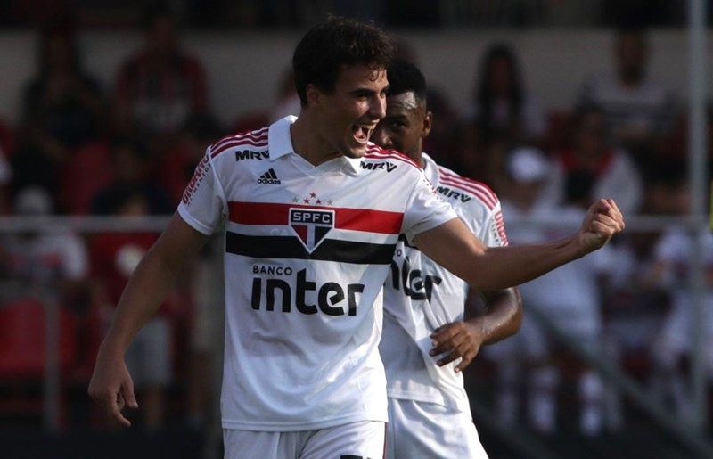 Igor Gomes comemora gol pelo São Paulo
