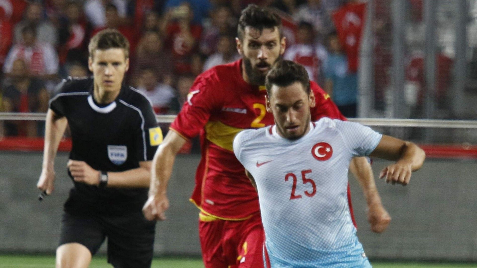 turkey montenegro hakan calhanoglu 05292016