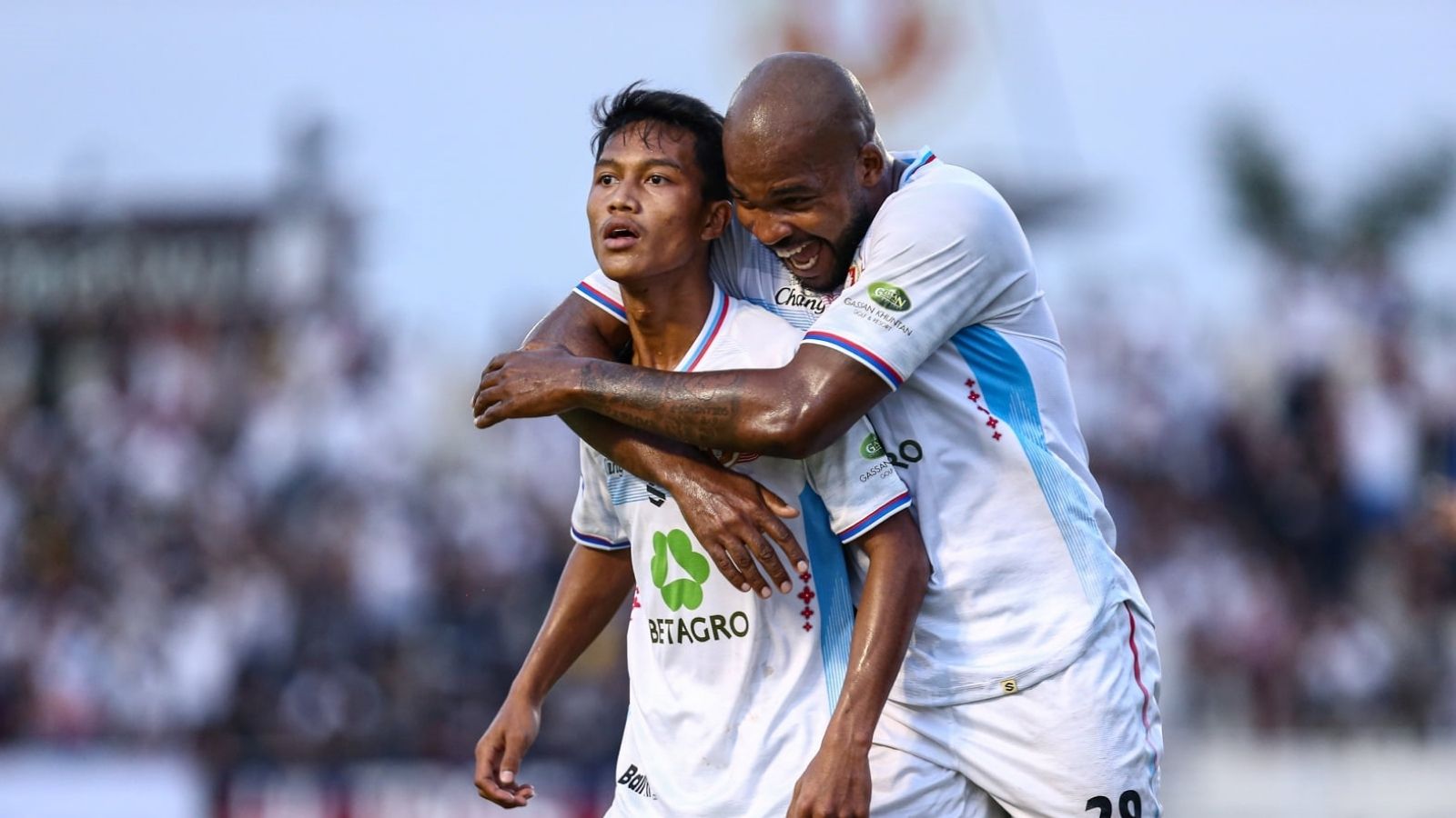 อนันต์ ยอดสังวาลย์