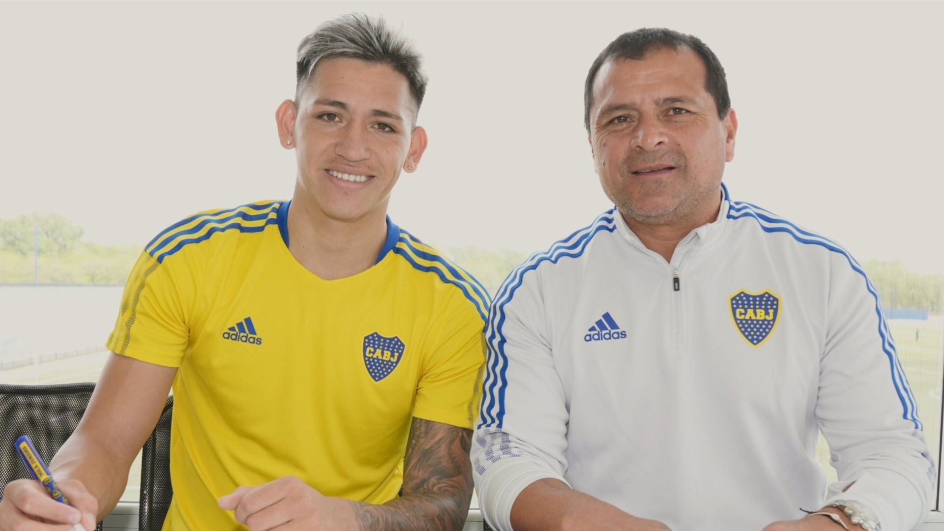 Luis Vázquez extendió su contrato con Boca