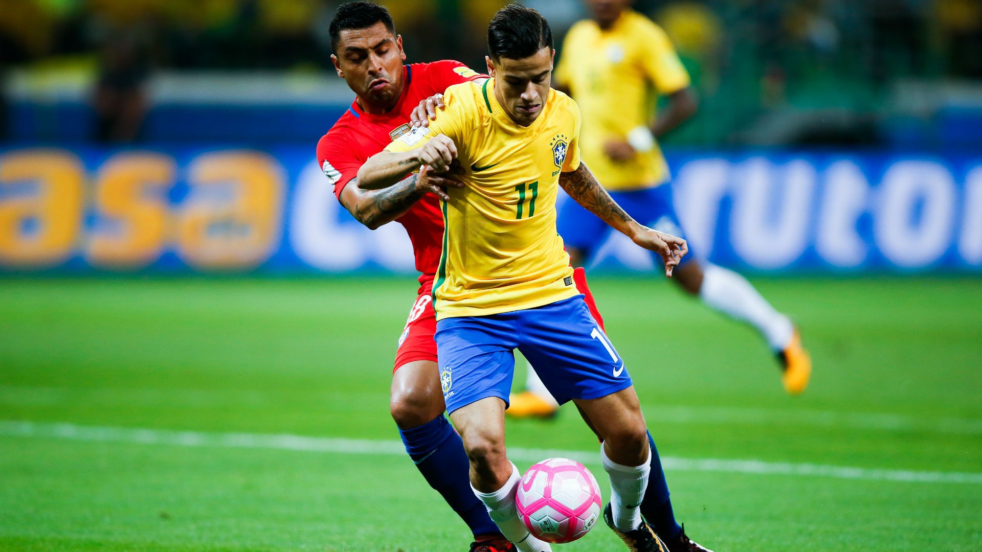 101017 Gonzalo Jara Philippe Coutinho Chile Brasil