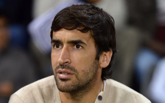 Raul Gonzales watching a friendly of Bayern Munich vs Al Merikh in Katar, 1/9/14