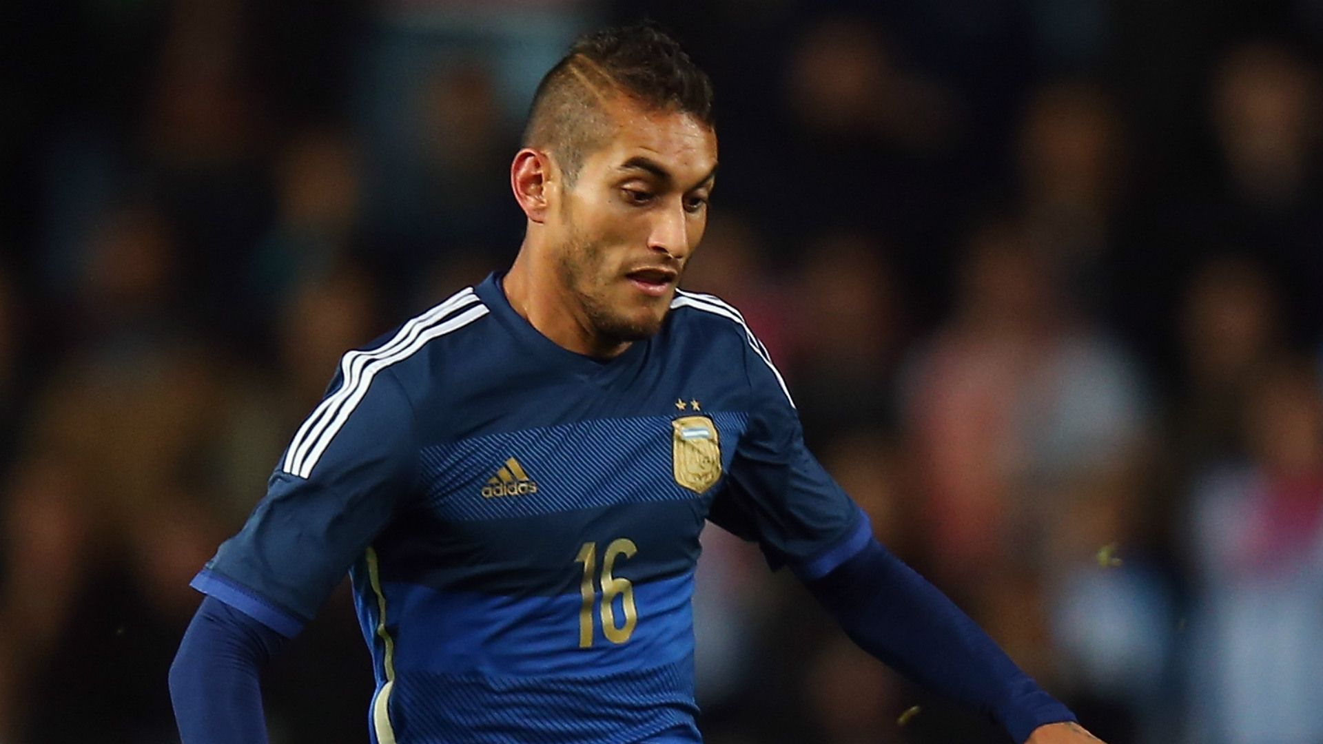 Roberto Pereyra Player Photo