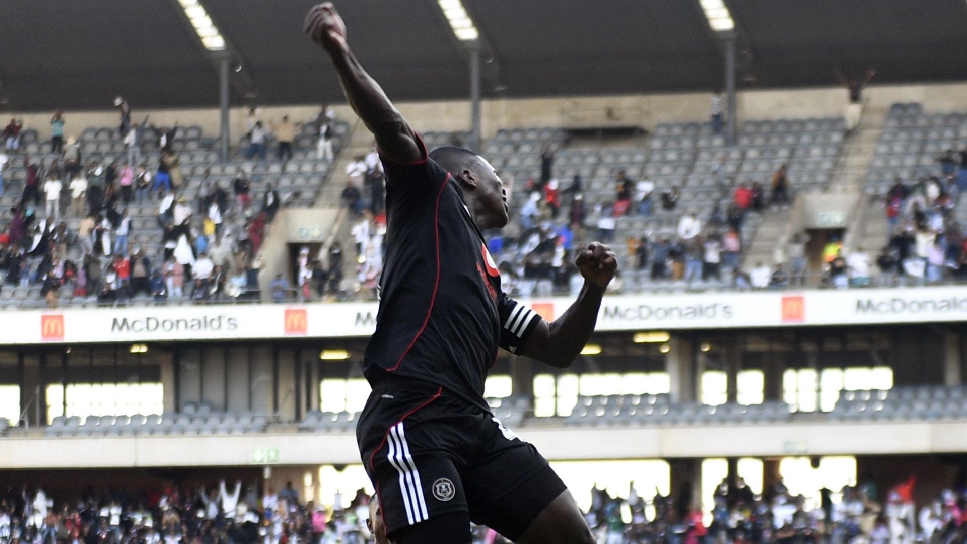 Mbekezeli Mbokazi, Orlando Pirates