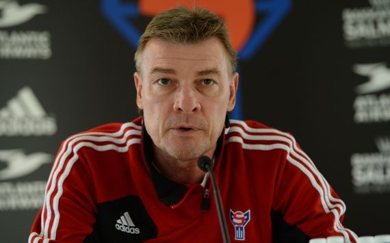 Färöer-Trainer Lars Olsen