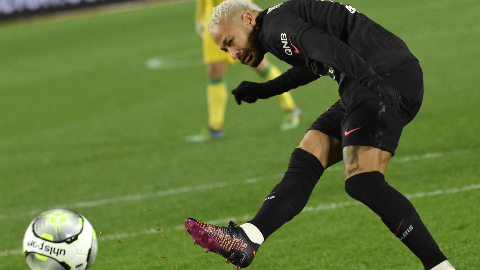 Neymar PSG penalty miss 2021-22