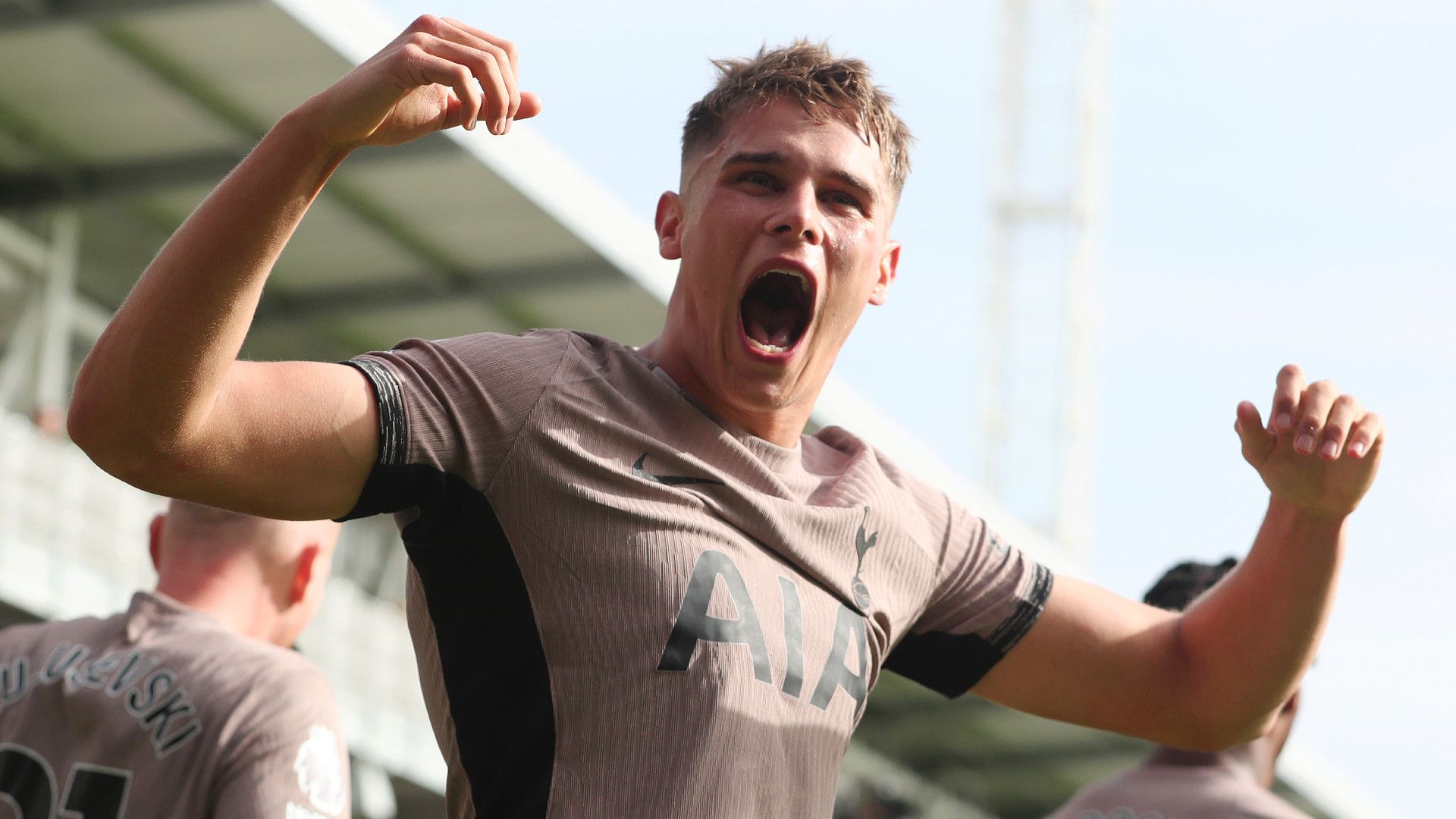 MICKY VAN DE VEN TOTTENHAM PREMIER LEAGUE 07102023