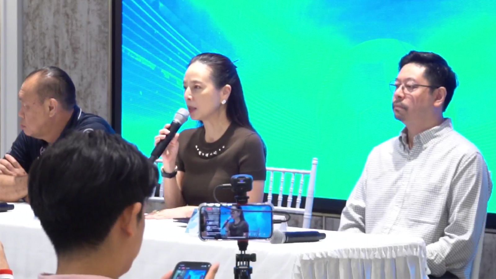 นวลพรรณ ล่ำซำ