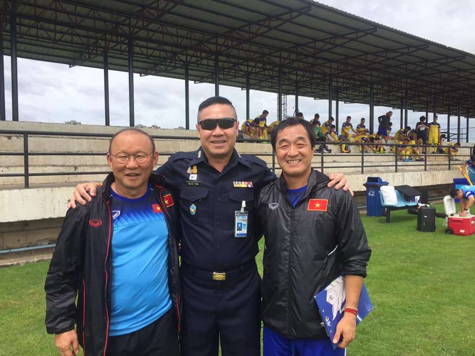 ปิยะพงษ์ ผิวอ่อน - ปาร์ค ฮัง ซอ