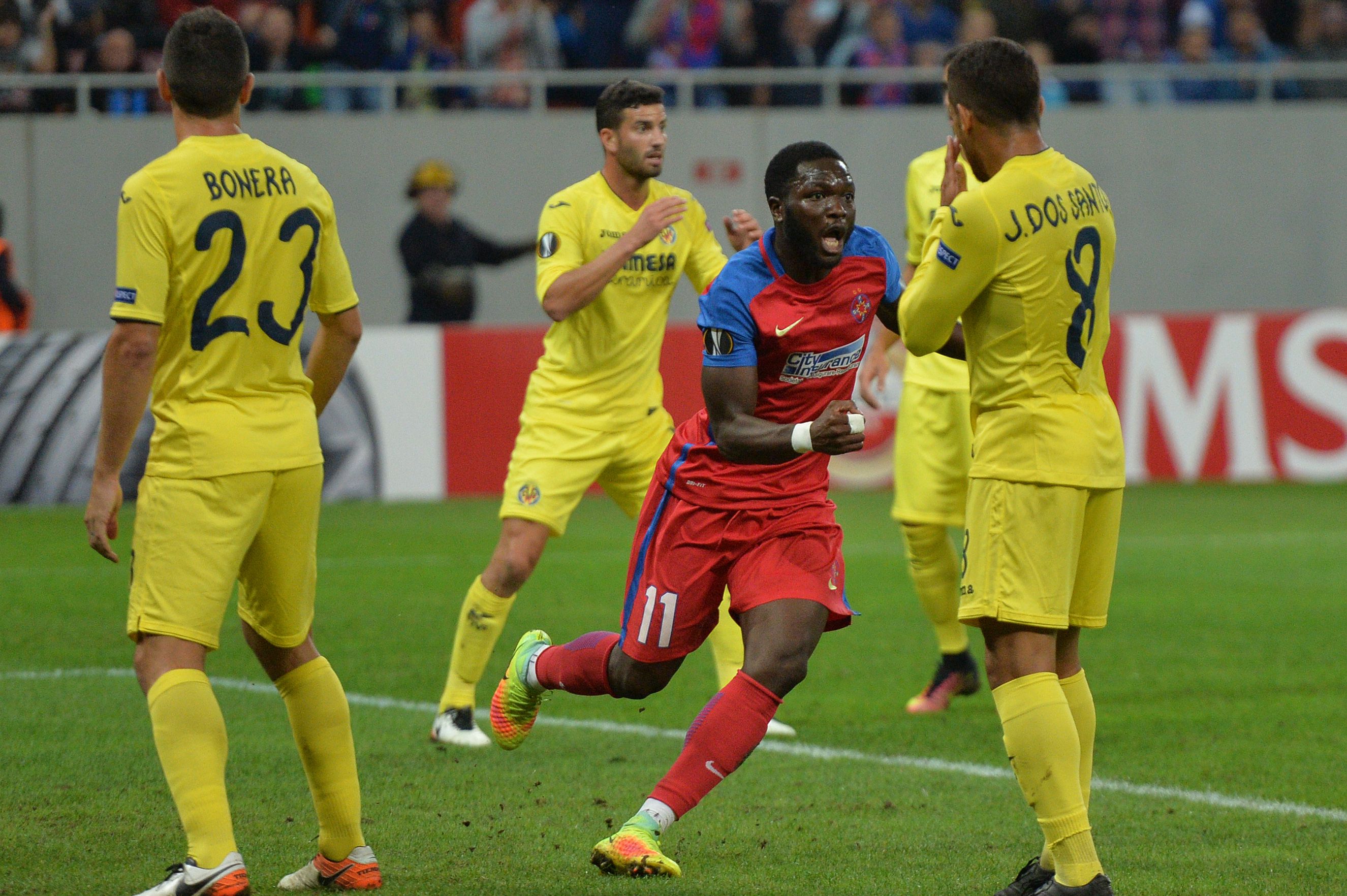 Muniru Sulley (C) of Steaua Bucharest