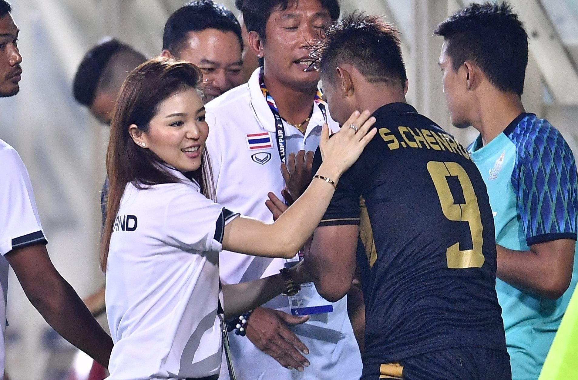 วทันยา วงษ์โอภาสี - เจนรบ สำเภาดี