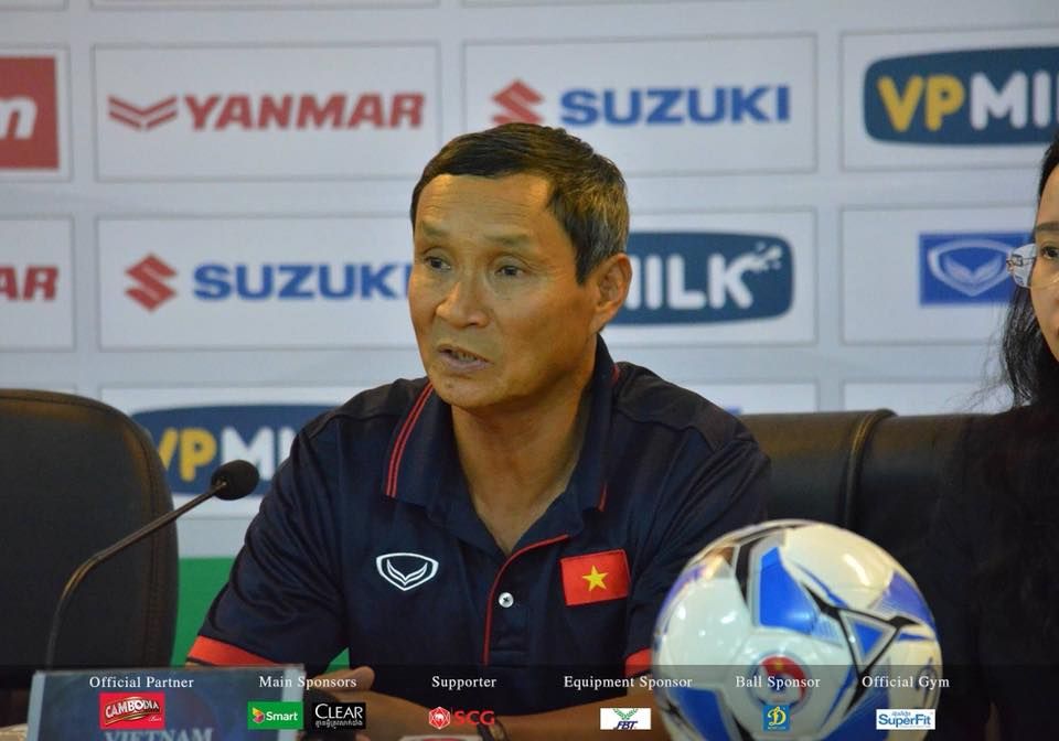 HLV Mai Đức Chung trả lời họp báo trưa 10/9 cùng ĐTQG