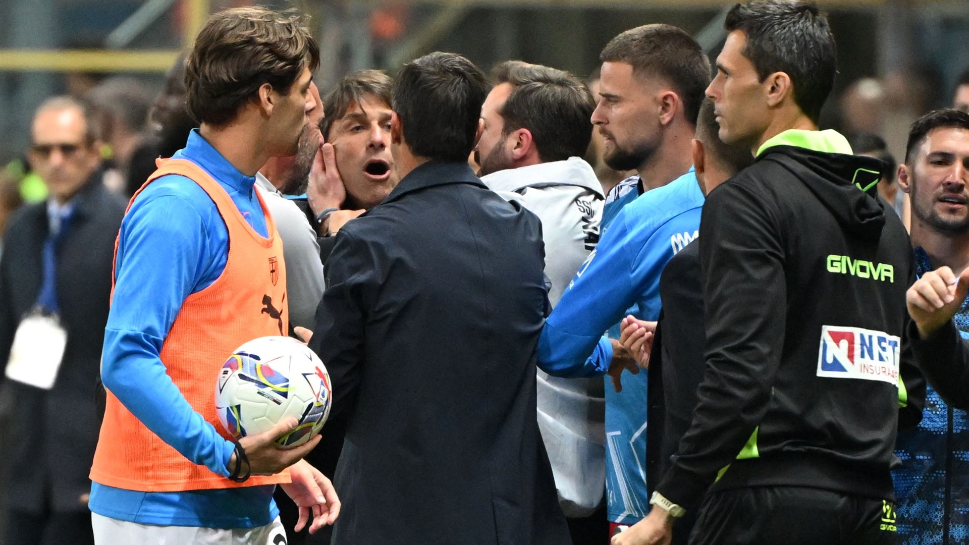 Conte Chivu Parma Napoli