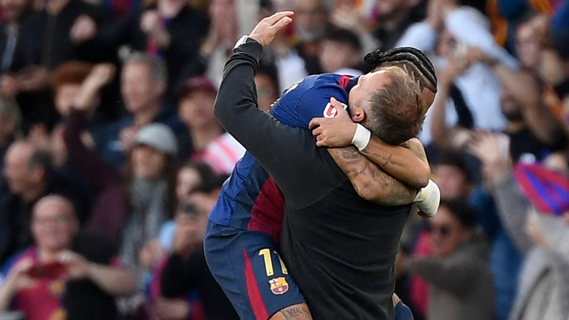 Hansi Flick Raphinha Barcelona 2025