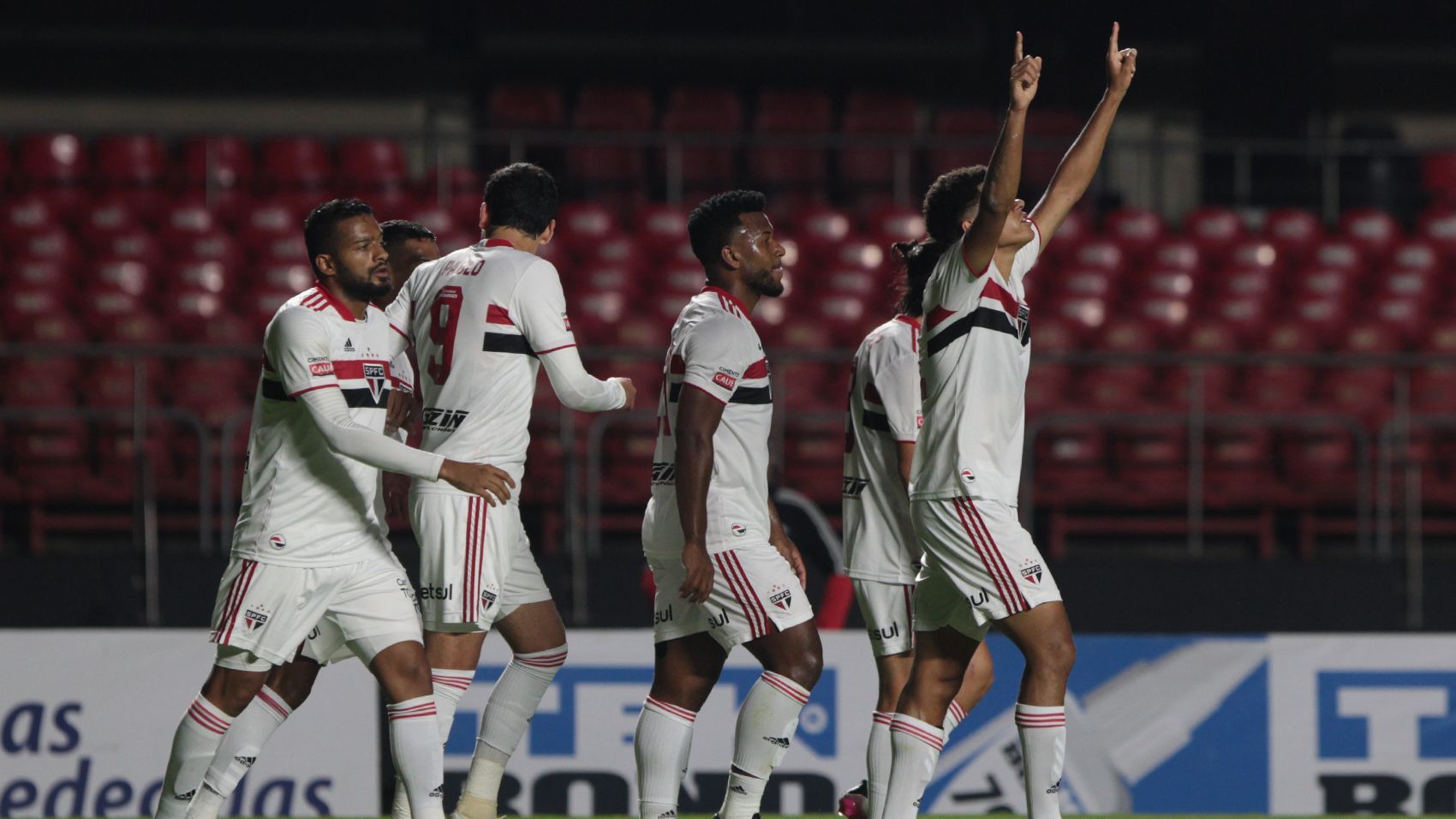 Gabriel Sara comemora gol - São Paulo 4 x 2 Ferroviária - Paulistão 2021