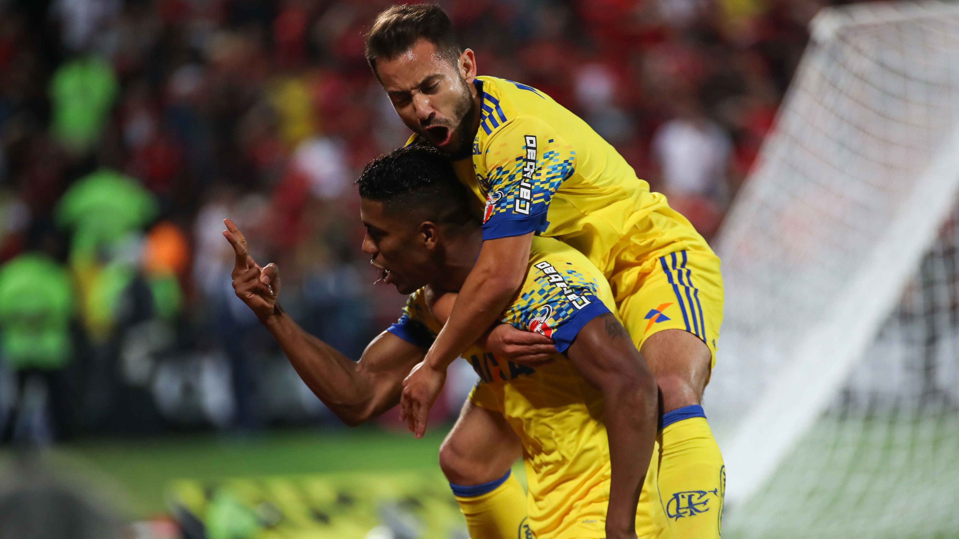 Berrío Éverton Ribeiro Flamengo Coritiba Brasileirão 22 07 2017