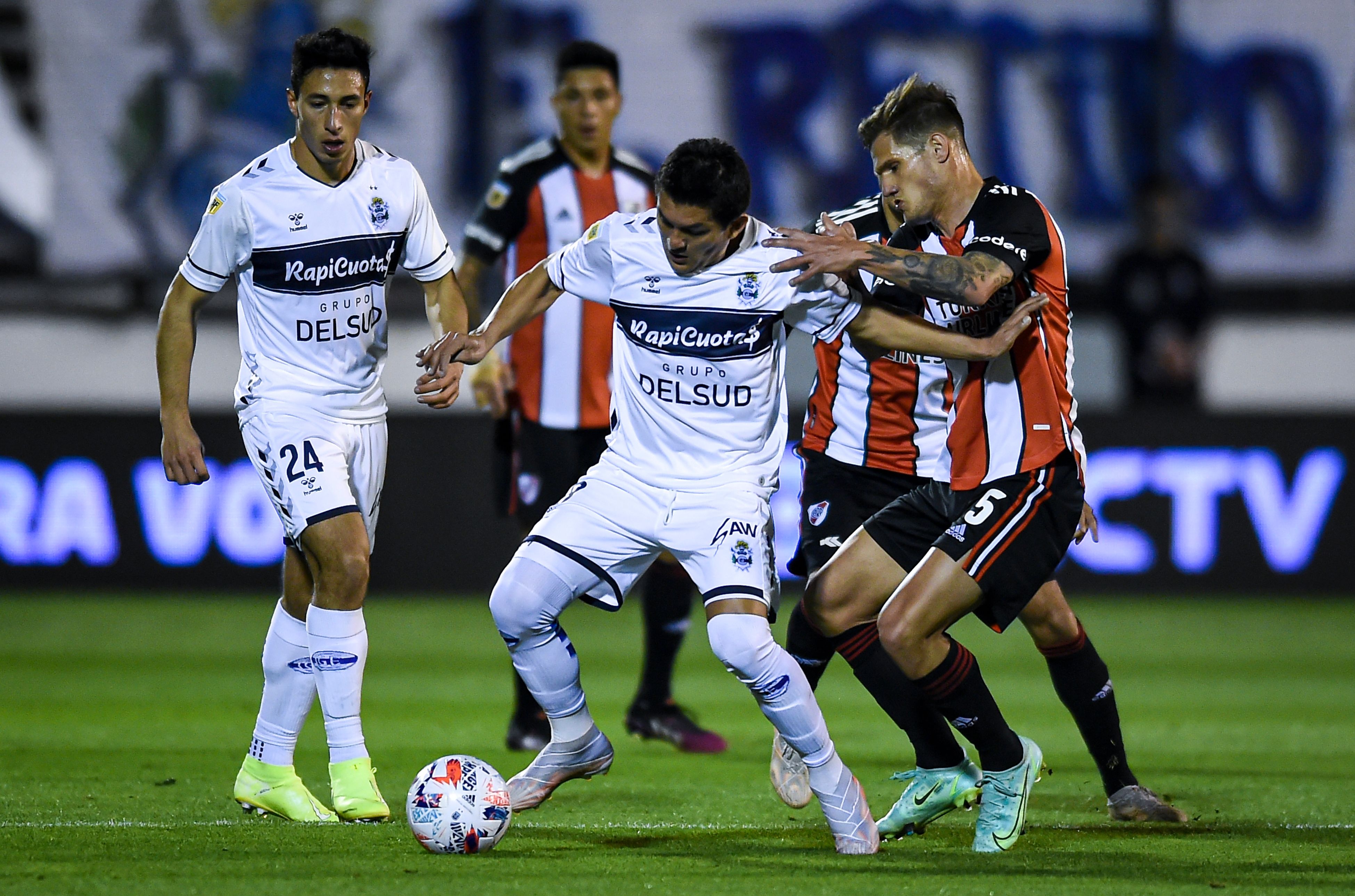 Pulga Rodríguez Bruno Zuculini Santiago Simón River Gimnasia La Plata Liga Profesional 22082021