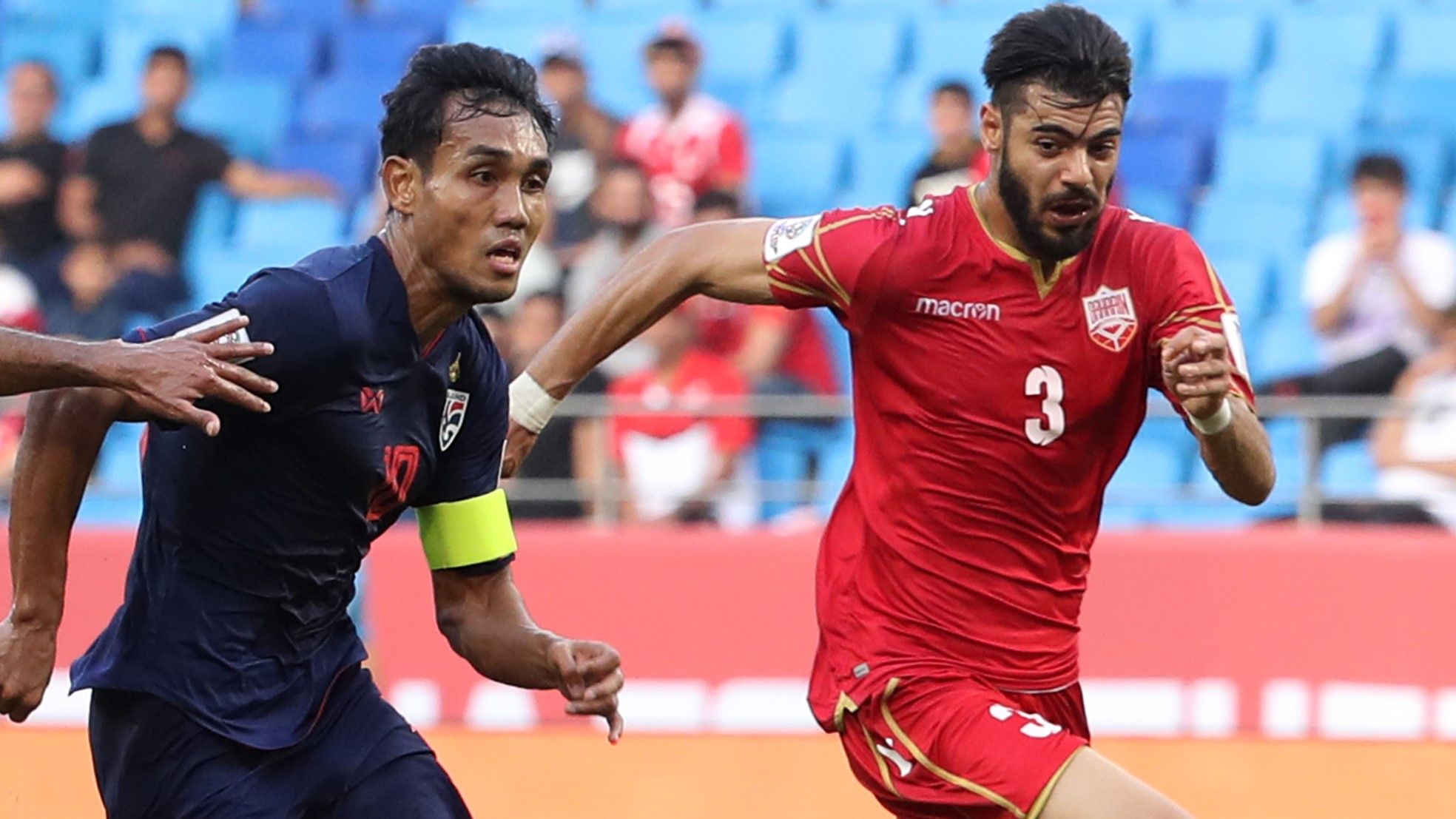 Teerasil Dangda Abdulwahab Al-Safi Bahrain Thailand Asian Cup 2019