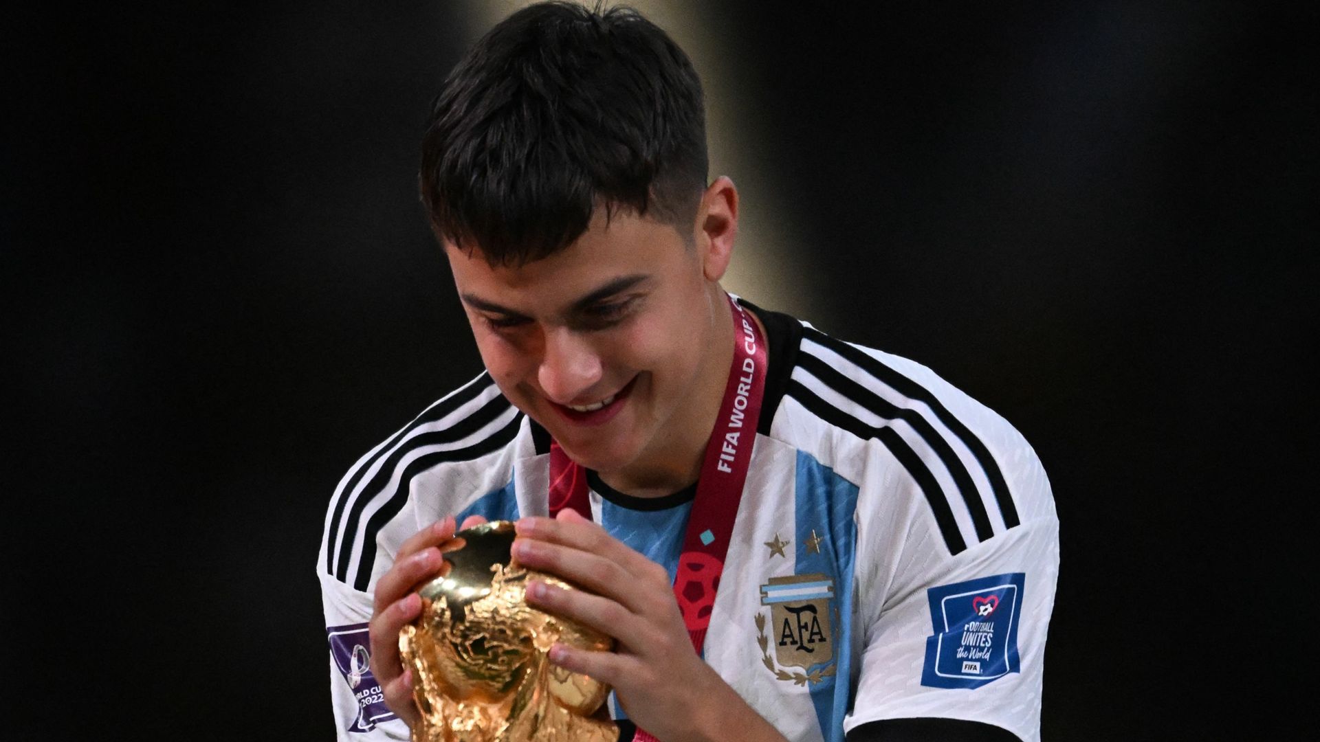 Paulo Dybala World Cup trophy 2022