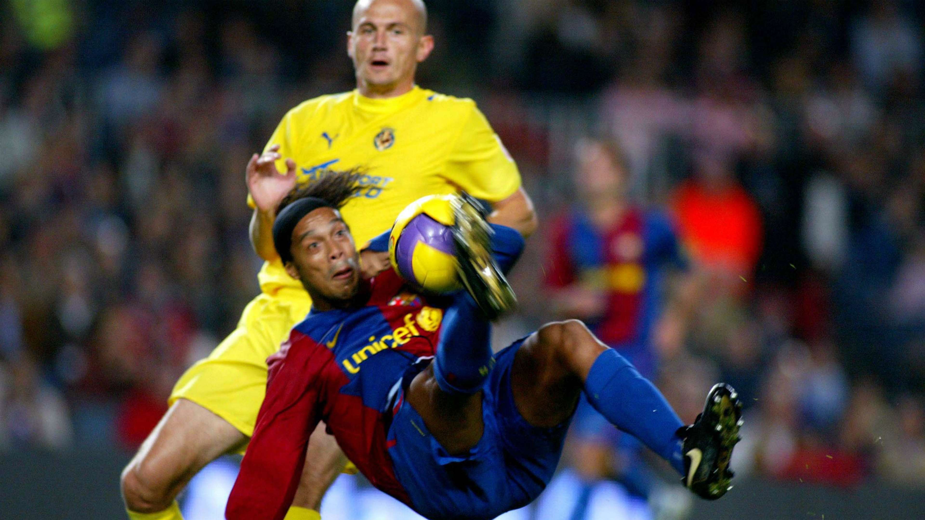 Ronaldinho overhead kick Barcelona Villarreal