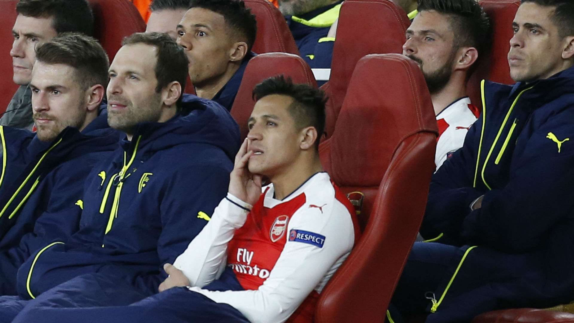 Alexis Sanchez Arsenal bench