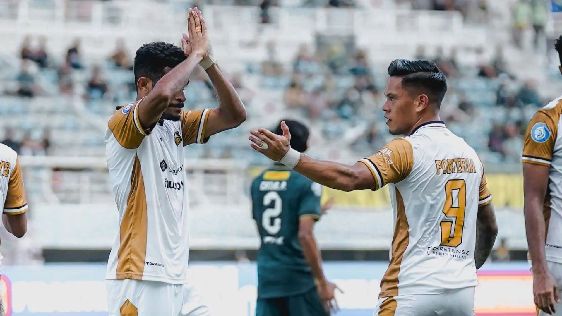 Ricky Kambuaya - Persebaya Surabaya vs Dewa United 16042024