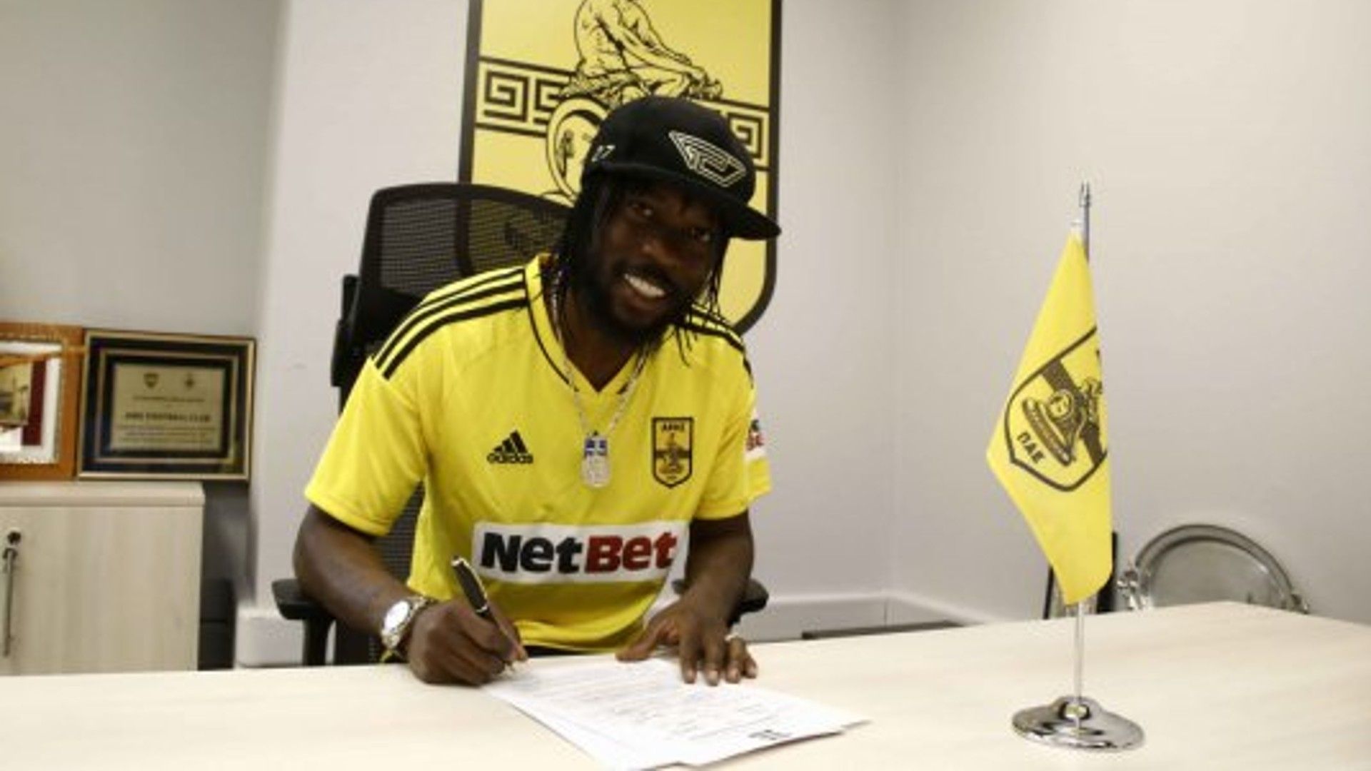 Gervinho signs for Aris FC.