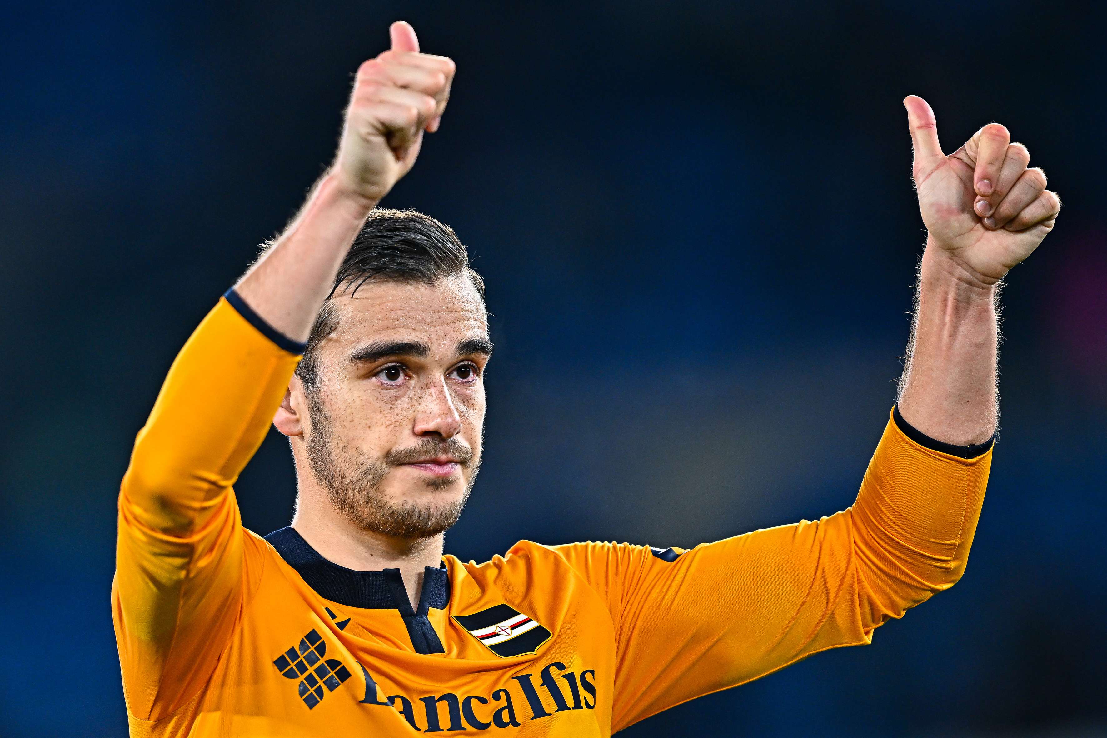 Harry Winks Sampdoria 2022-23 thumbs up