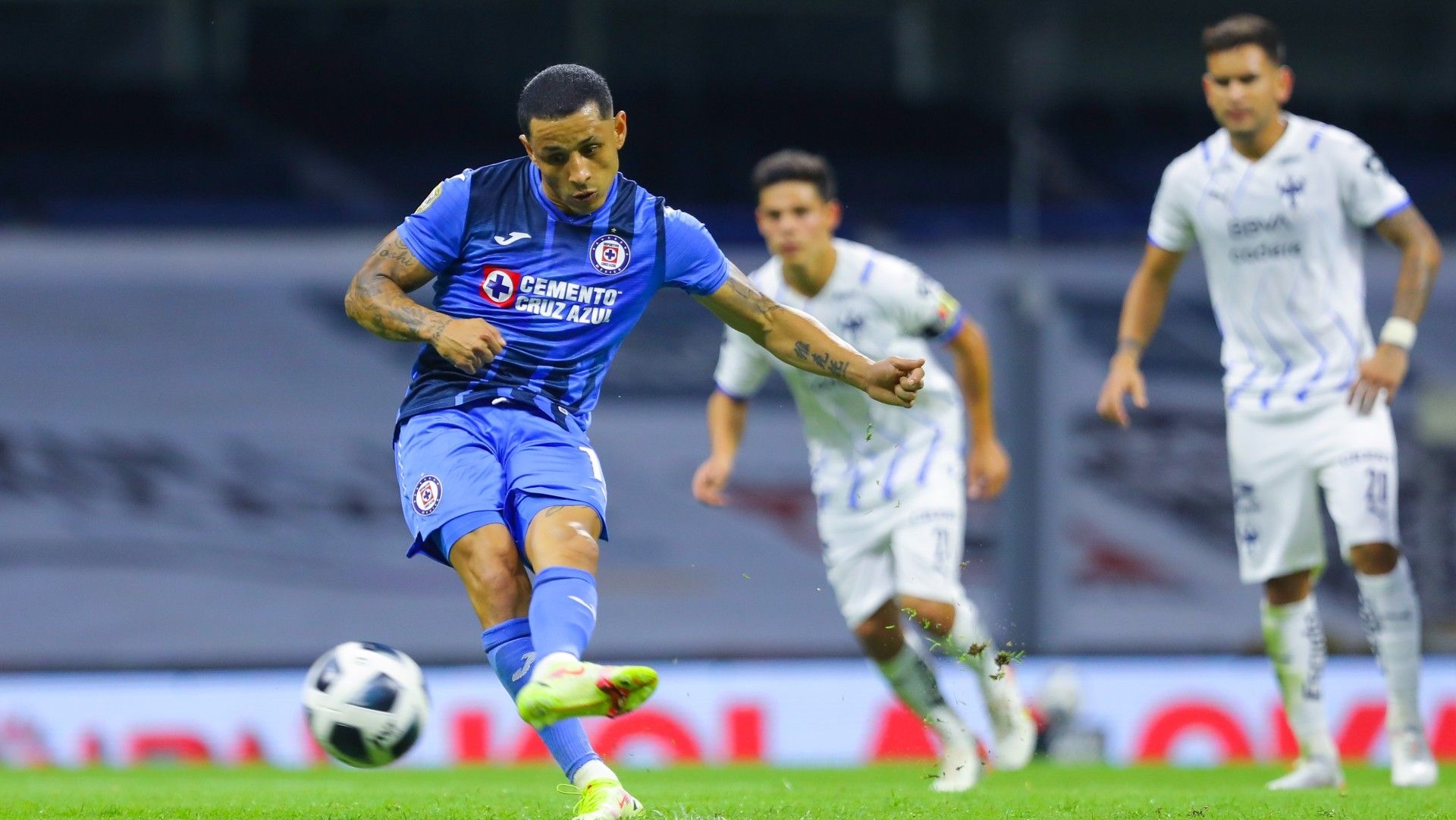Yoshimar Yotún Cruz Azul Monterrey Apertura 2021