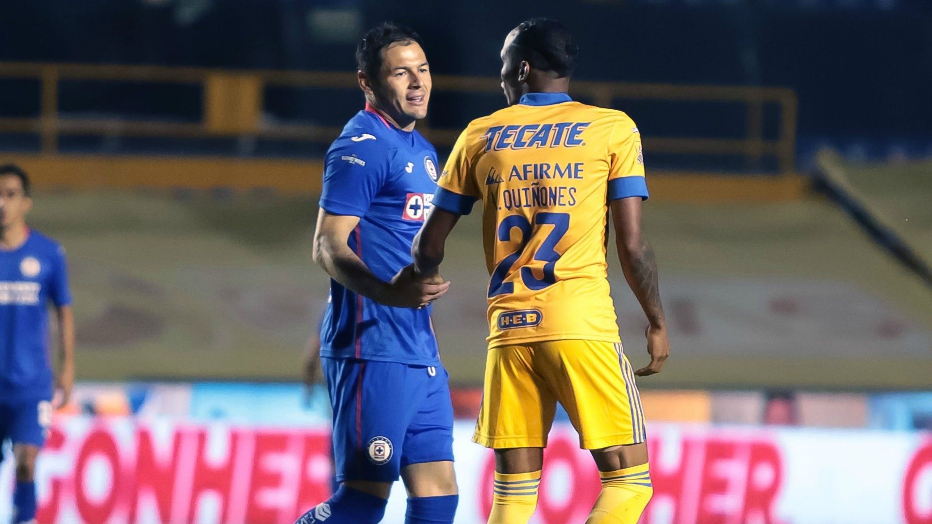 Luis Quiñones Pablo Aguilar Tigres vs Cruz Azul