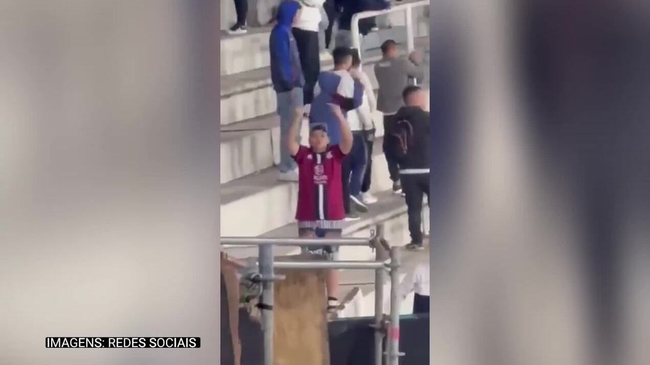 Torcedor do Talleres faz gesto racista para torcida do São Paulo