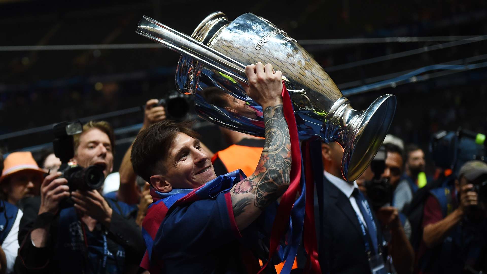 Lionel Messi Champions League trophy 2015