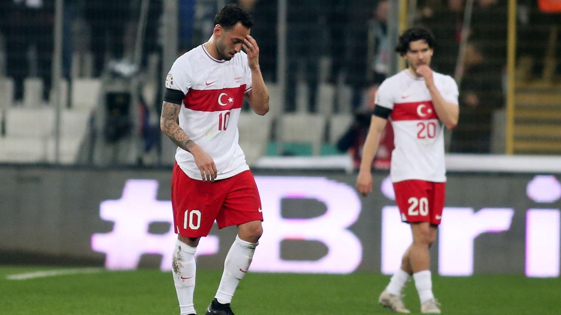 Hakan Calhanoglu injured Turkey Croatia 28032023