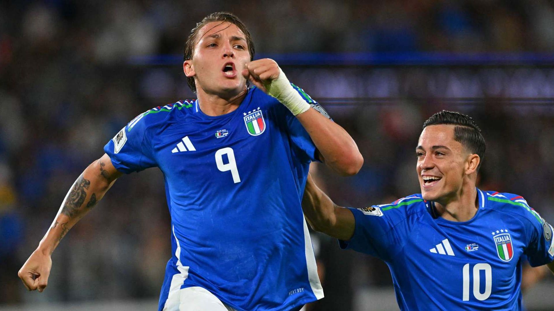 Retegui Italia 2025 26 desk