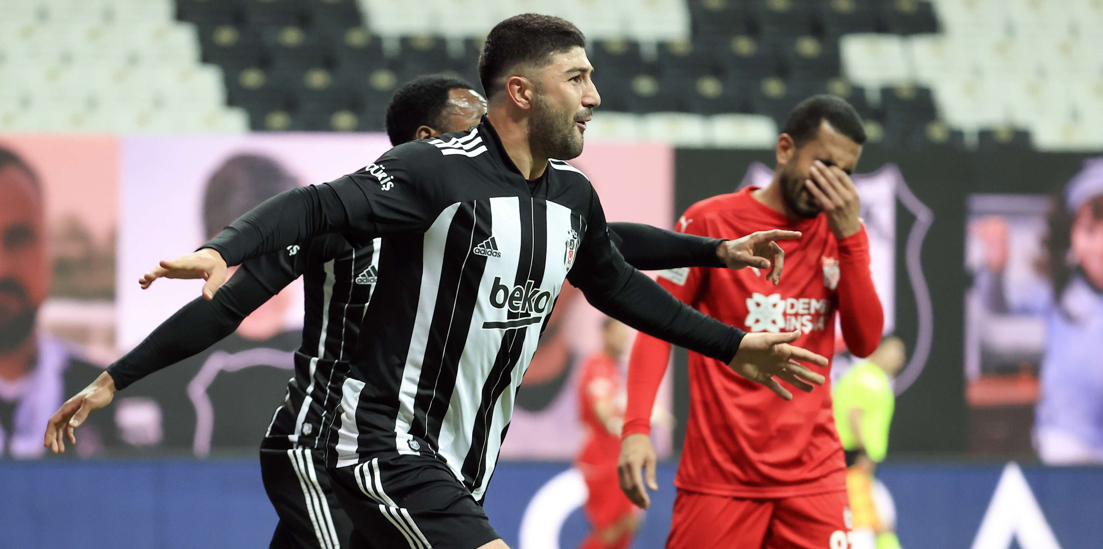 Güven Yalcin Besiktas Goal Celebration vs. Sivasspor 12/28/20