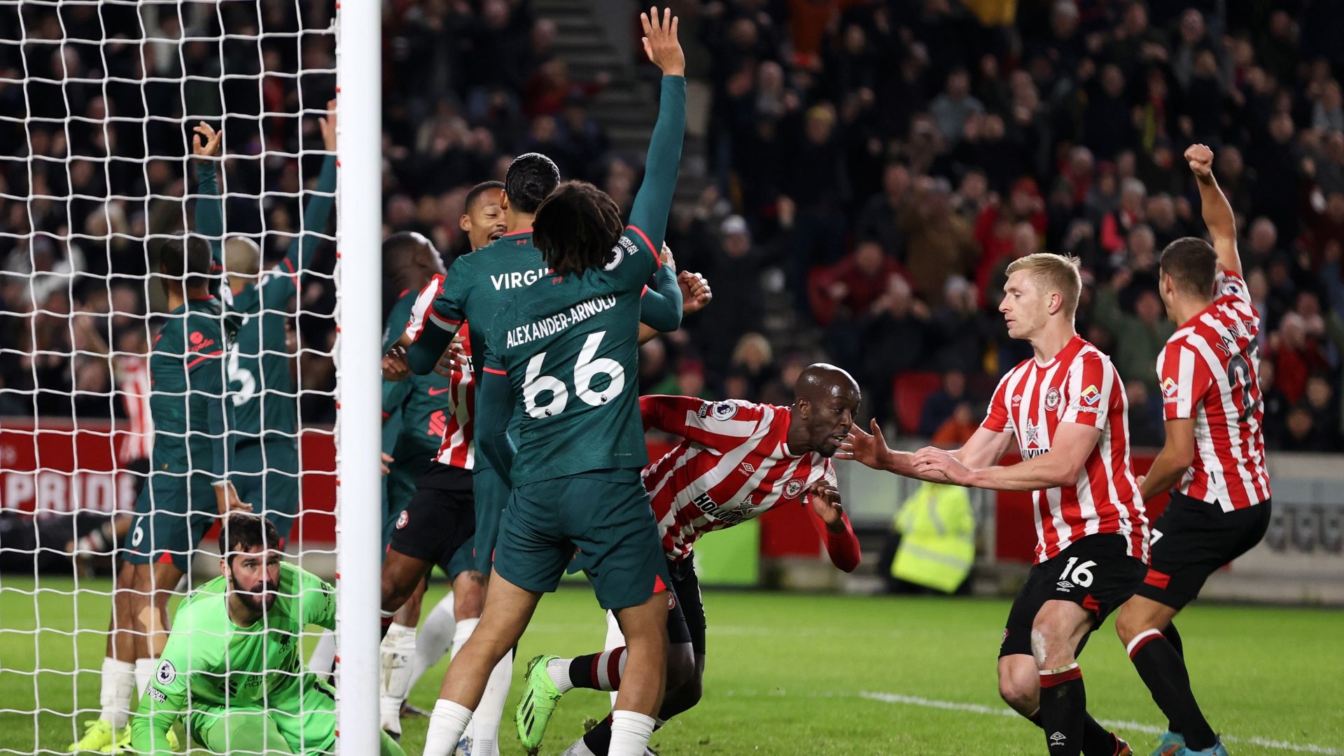 Yoane Wissa goal Brentford Liverpool 2022-23
