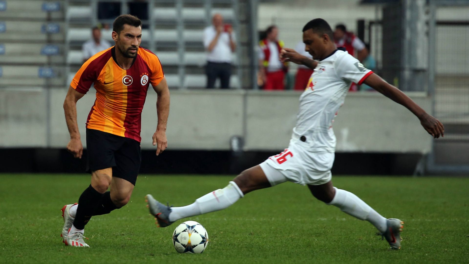 Sener Ozbayrakli Galatasaray RB Leipzig