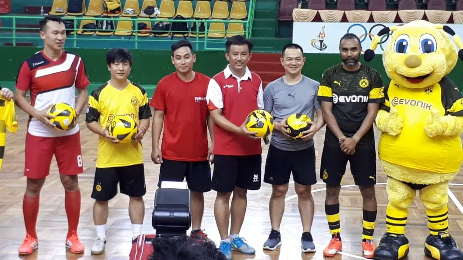 Giải bóng đá giao hữu futsal Starbalm - Dortmund 2019