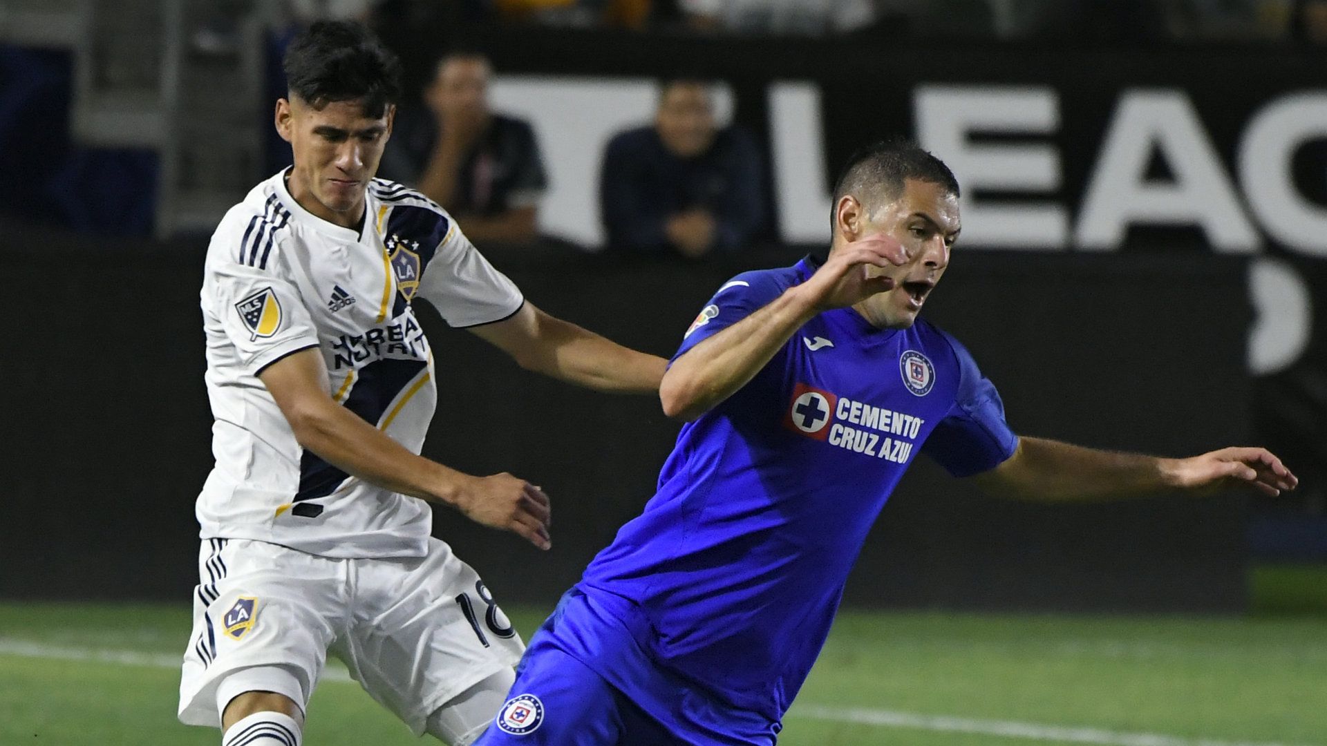 Uriel Antuna Pablo Aguilar LA Galaxy Cruz Azul 30819