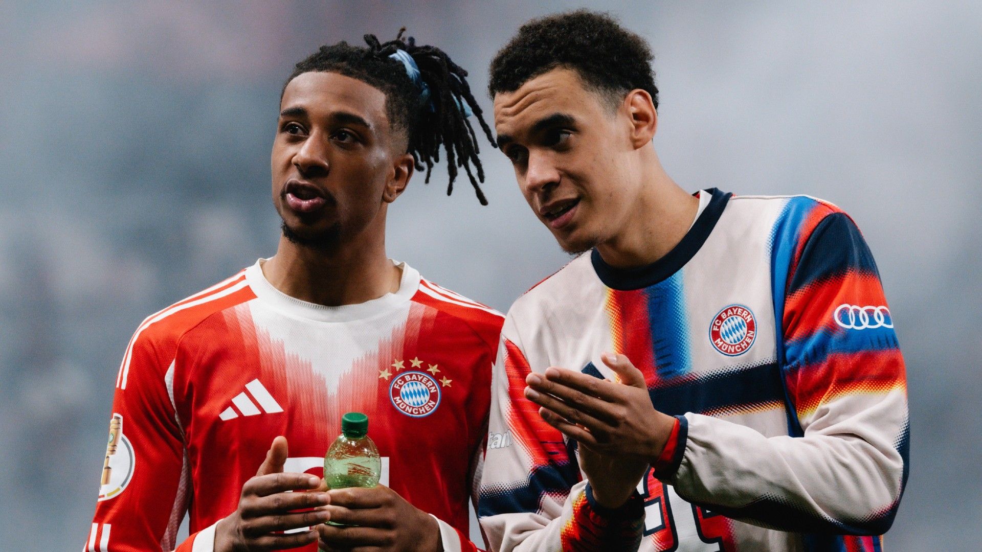 MICHAEL OLISE JAMAL MUSIALA BAYERN MÜNCHEN