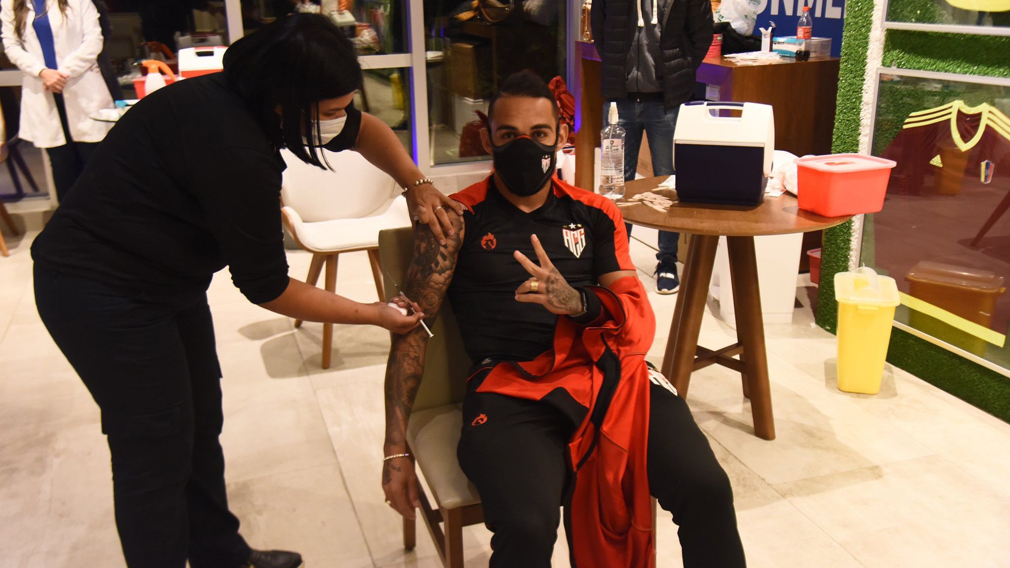 Atlético-GO recebe a vacina contra Covid-19